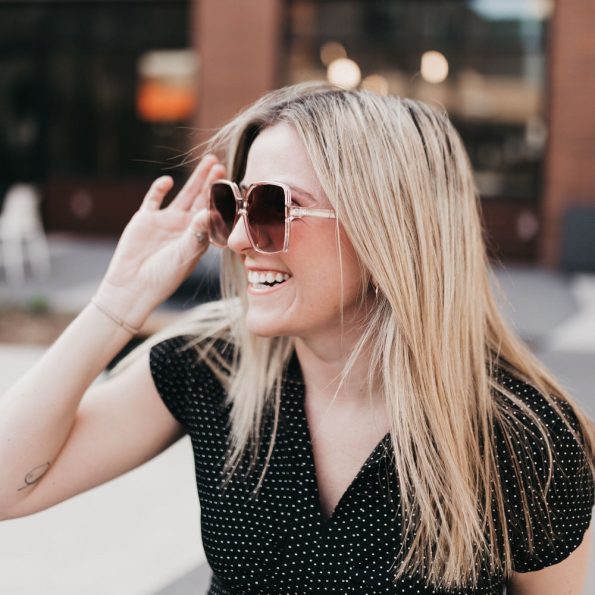 Hanna-Hexagon-Frame-Sunglasses_2bbdf6a8-aae9-4cb9-8846-2faab74e1093